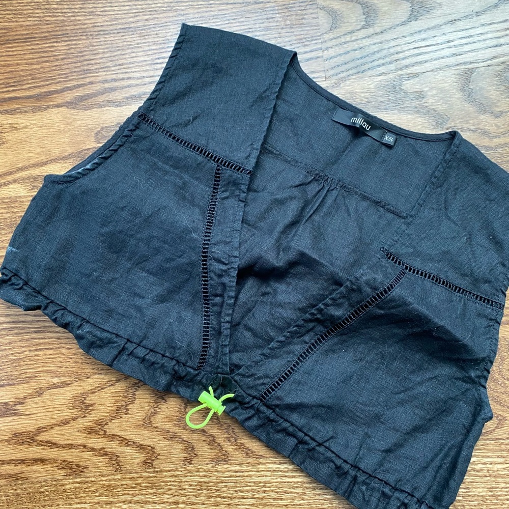 Black Cropped Tank